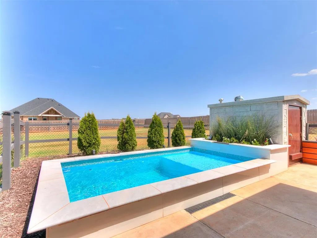 Photo 3 — 25311 Ethan Street, Cashion, OK 73016
