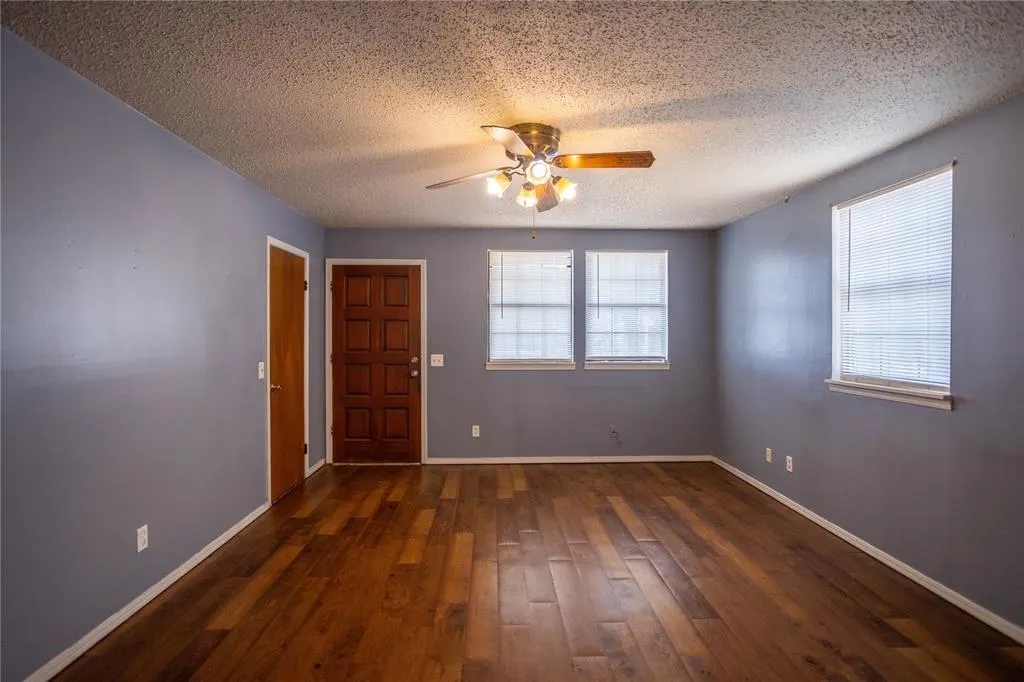 Photo 3 — 415 W Franklin Avenue, Weatherford, OK 73096
