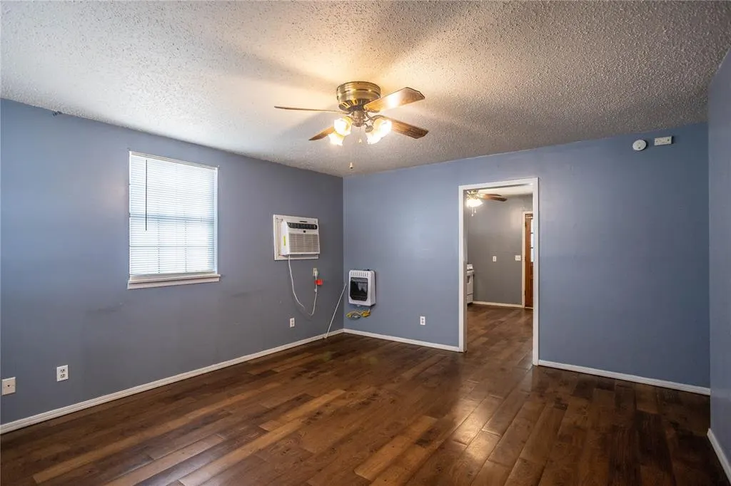 Photo 4 — 415 W Franklin Avenue, Weatherford, OK 73096