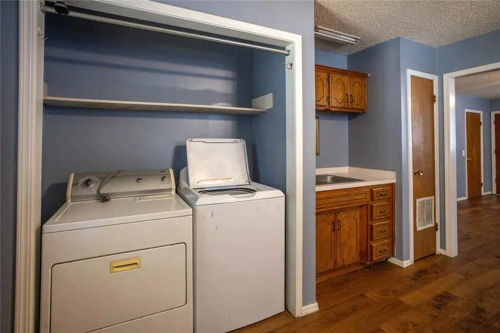 Photo 6 — 415 W Franklin Avenue, Weatherford, OK 73096