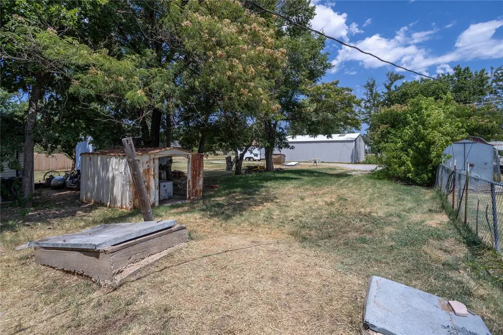 Photo 11 — 415 W Franklin Avenue, Weatherford, OK 73096