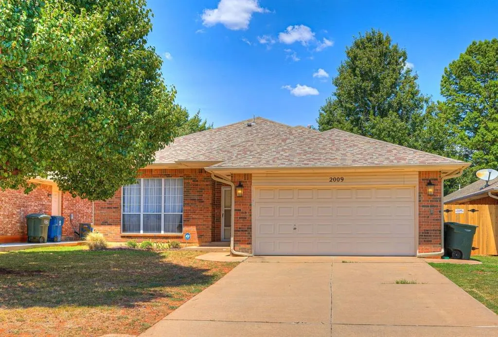 Front exterior — 2009 Emerald Brook Court, Edmond, OK 73003