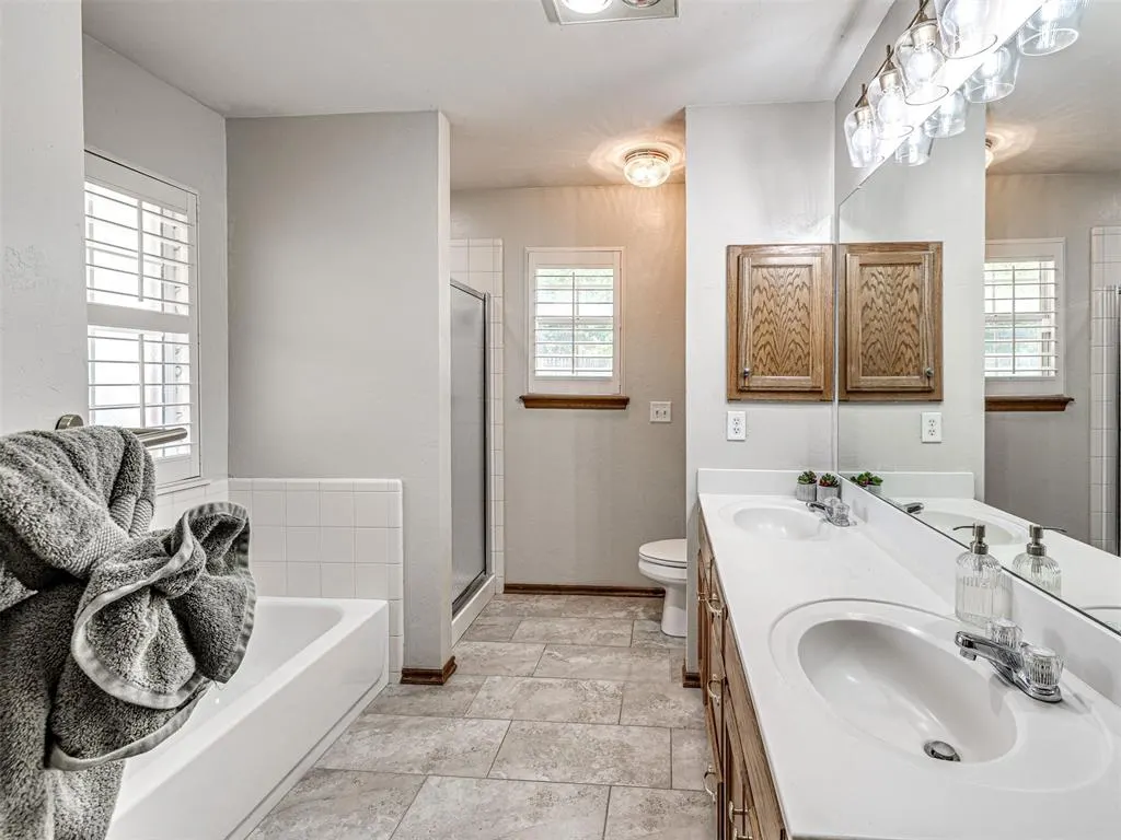 Photo 17 — 2009 Emerald Brook Court, Edmond, OK 73003