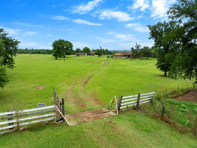 Photo 2 — 8065 W Us Highway 70, Idabel, OK 74745
