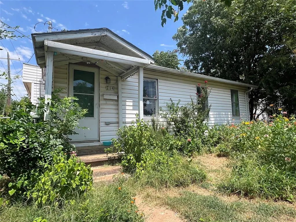 Front exterior — 714 W Georgia Avenue, Chickasha, OK 73018