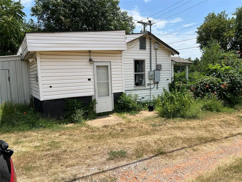Photo 2 — 714 W Georgia Avenue, Chickasha, OK 73018