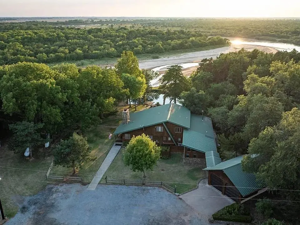 Front exterior — 17996 N 2970 Road, Crescent, OK 73028