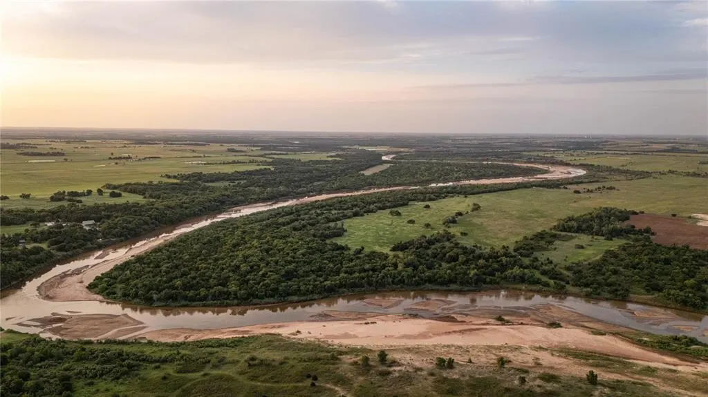 Photo 3 — 17996 N 2970 Road, Crescent, OK 73028