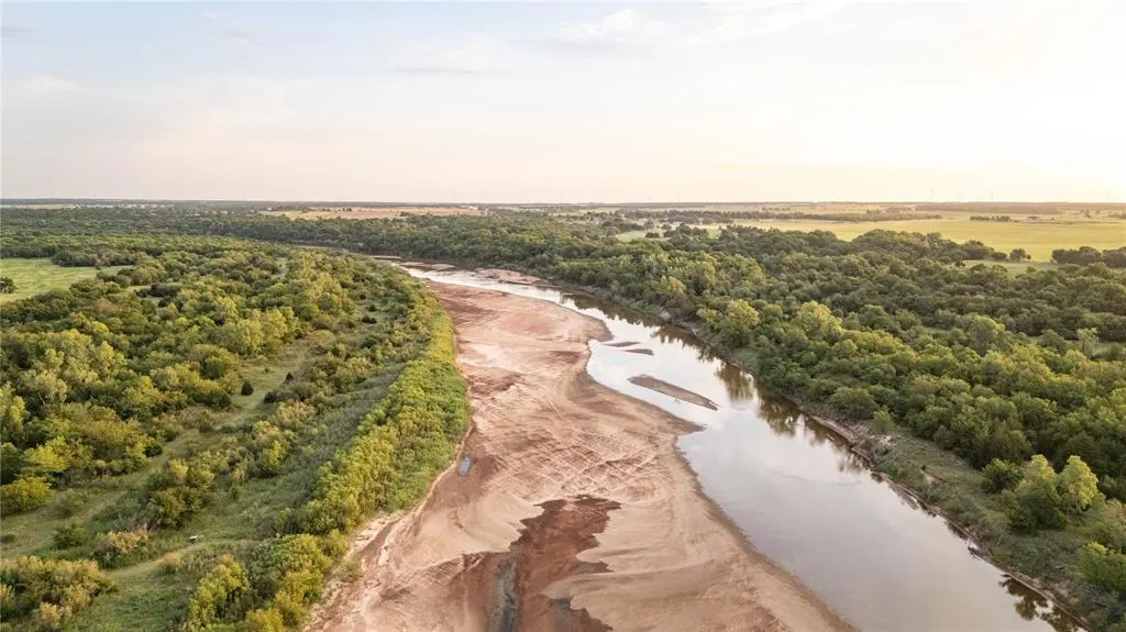 Photo 4 — 17996 N 2970 Road, Crescent, OK 73028