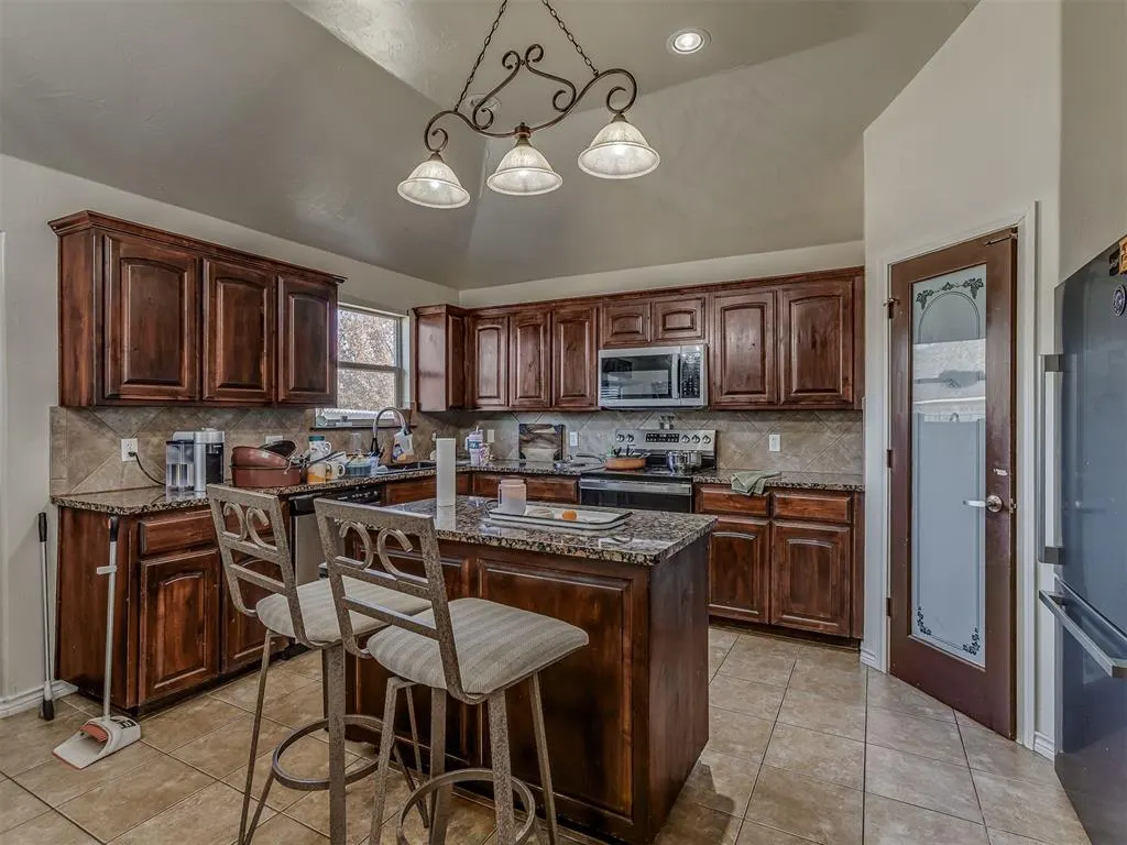 Photo 7 — 2113 NW 157th Terrace, Edmond, OK 73013