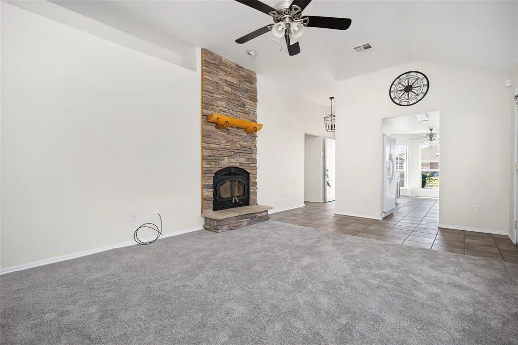Photo 4 — 337 W Chantilly Way, Mustang, OK 73064