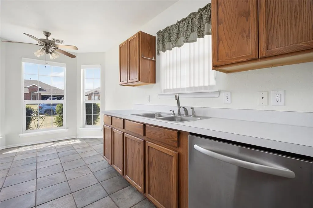 Photo 24 — 337 W Chantilly Way, Mustang, OK 73064