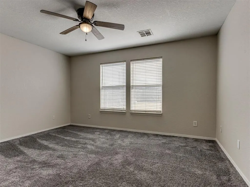 Photo 11 — 920 Periwinkle Drive, Yukon, OK 73099