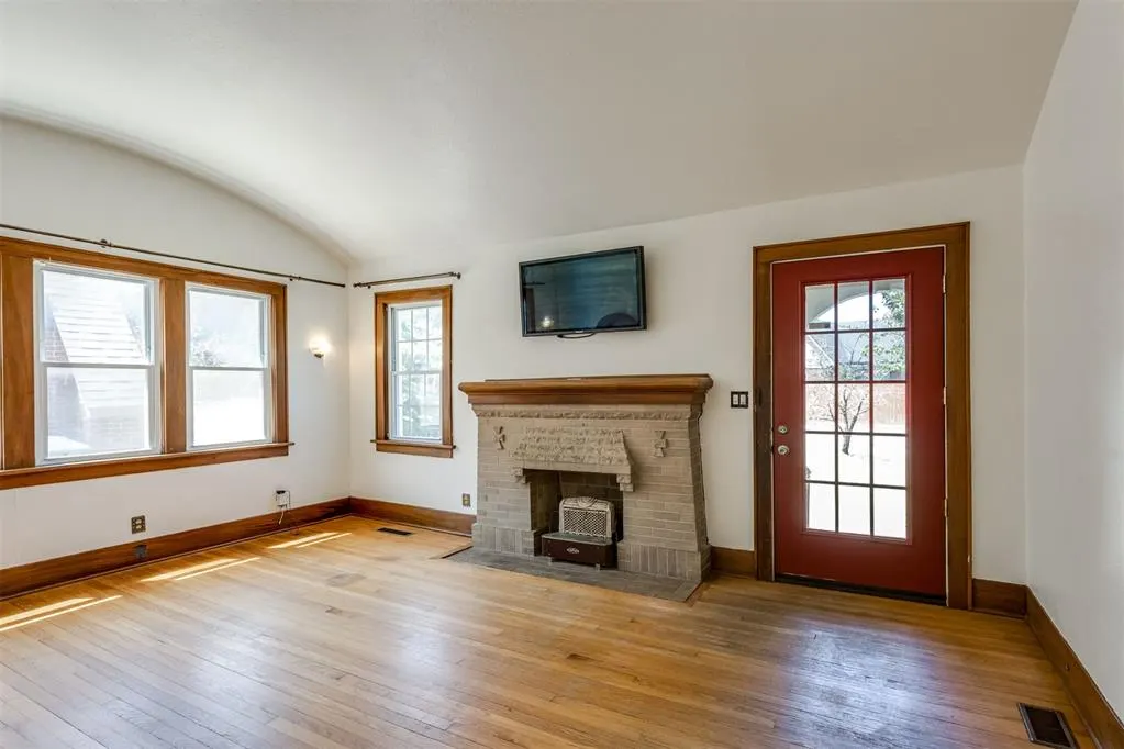 Photo 8 — 2220 N Indiana Avenue, Oklahoma City, OK 73106