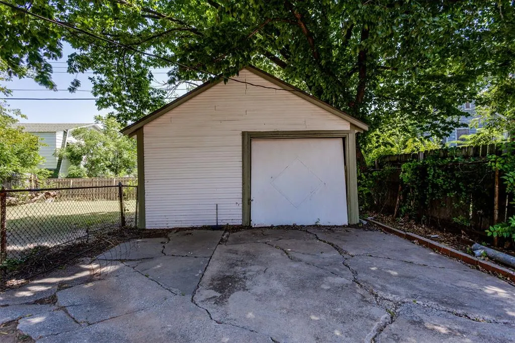Photo 42 — 2220 N Indiana Avenue, Oklahoma City, OK 73106