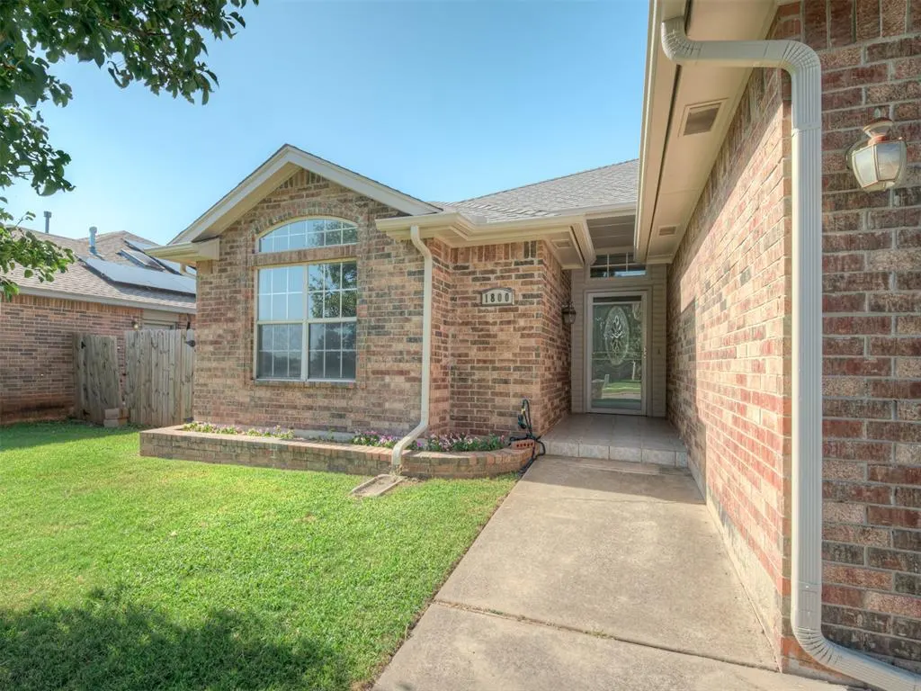 Photo 3 — 1800 Fairmont Lane, Edmond, OK 73013