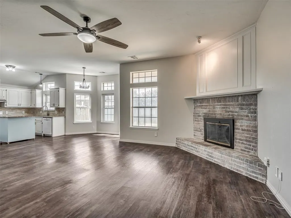 Photo 7 — 1800 Fairmont Lane, Edmond, OK 73013