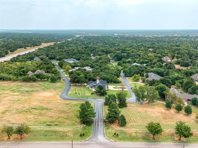 Photo 5 — 3201 Oakdale Ridge Court, Edmond, OK 73013