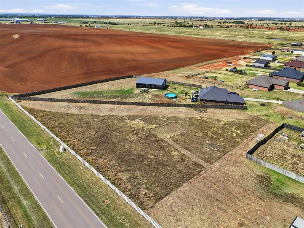 Photo 3 — 8860 Hudson Lane, Piedmont, OK 73078