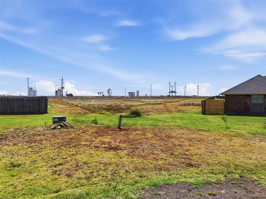 Photo 8 — 8860 Hudson Lane, Piedmont, OK 73078