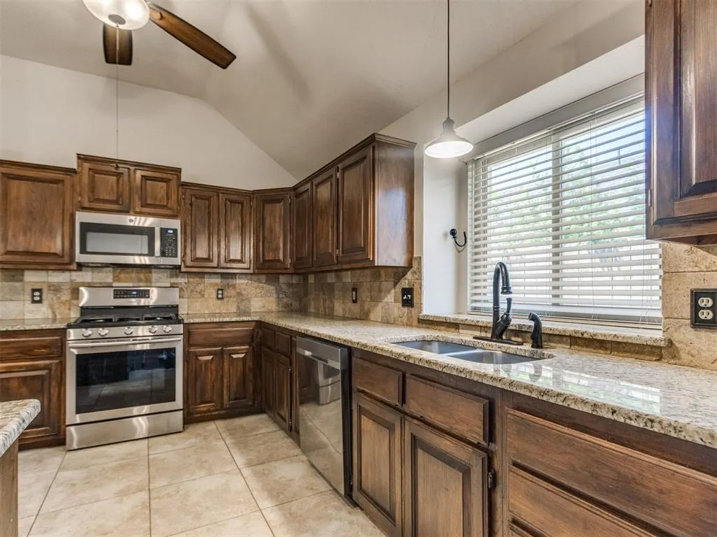 Photo 15 — 4917 Trever Drive, Yukon, OK 73099