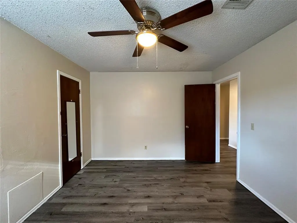 Photo 3 — 520 Peppertree Lane, Midwest City, OK 73110