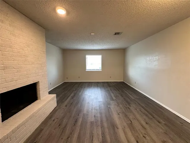 Photo 6 — 520 Peppertree Lane, Midwest City, OK 73110