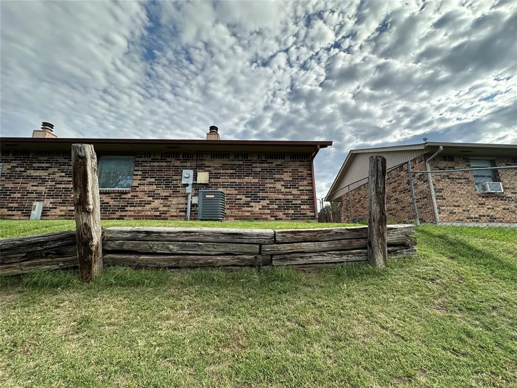 Photo 21 — 520 Peppertree Lane, Midwest City, OK 73110
