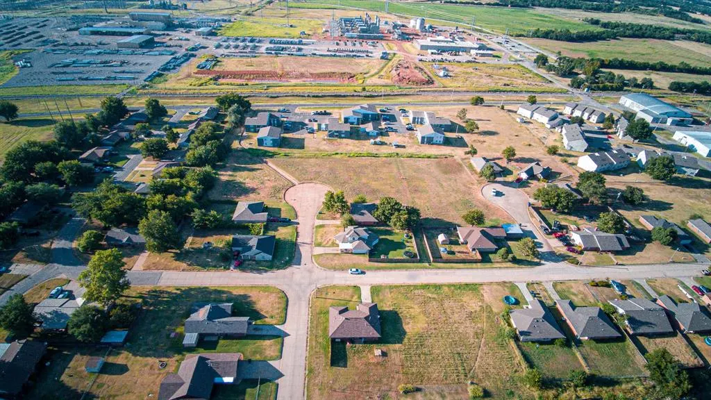 Photo 2 — 0000 Redbud Drive, Anadarko, OK 73005