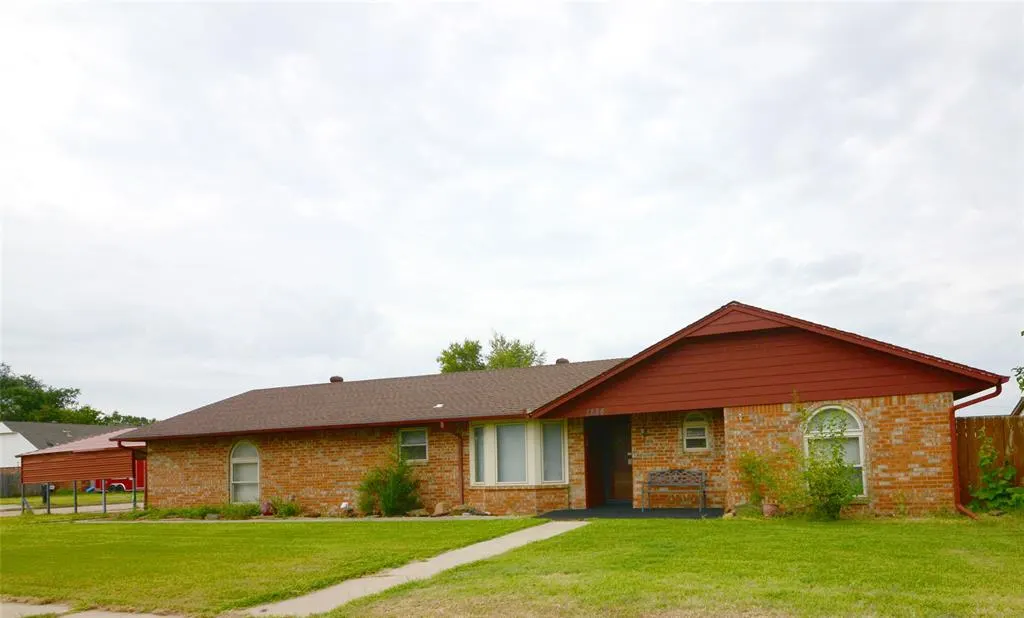 Front exterior — 1224 NW 6th Place, Moore, OK 73170