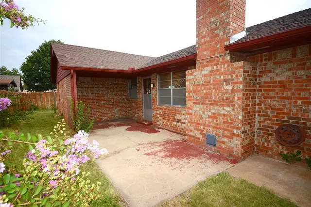 Photo 6 — 1224 NW 6th Place, Moore, OK 73170