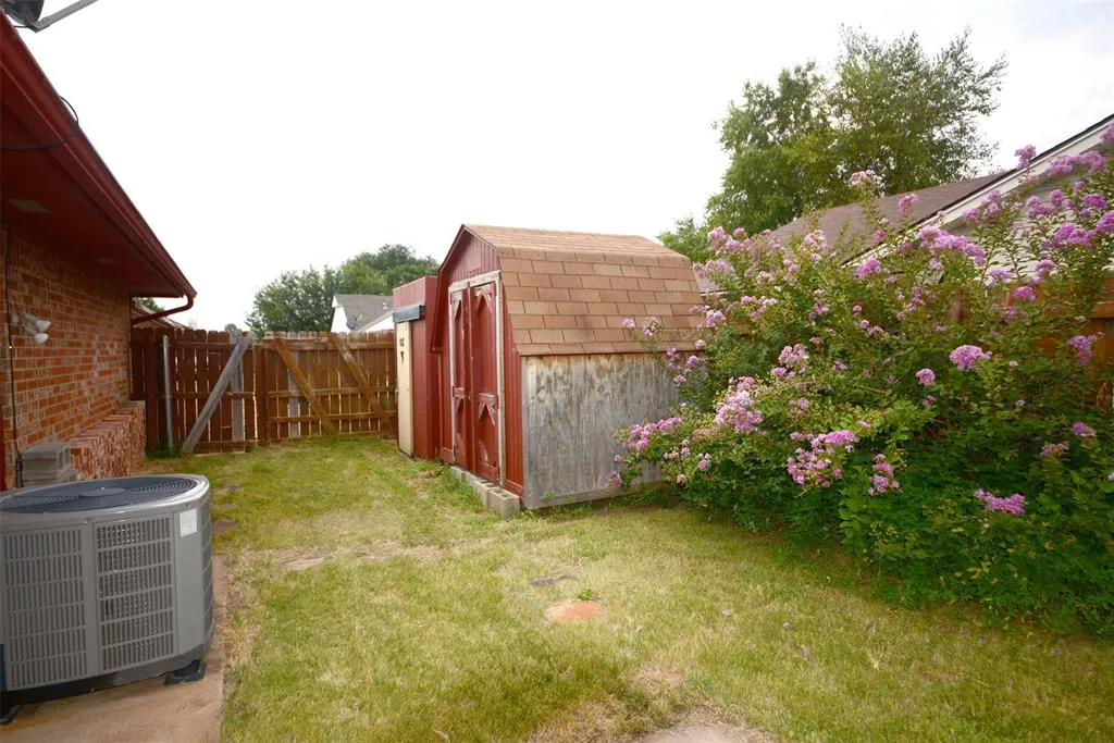 Photo 8 — 1224 NW 6th Place, Moore, OK 73170
