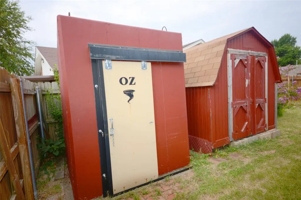 Photo 9 — 1224 NW 6th Place, Moore, OK 73170