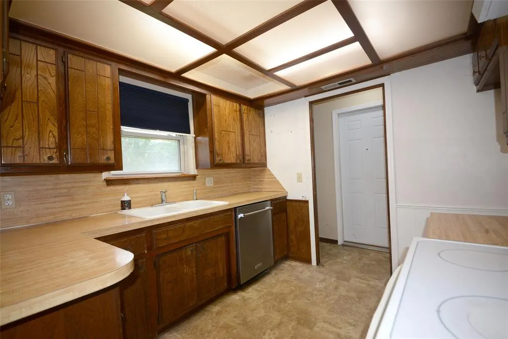 Photo 17 — 1224 NW 6th Place, Moore, OK 73170