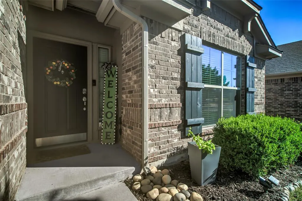 Photo 2 — 18536 Abierto Drive, Edmond, OK 73012