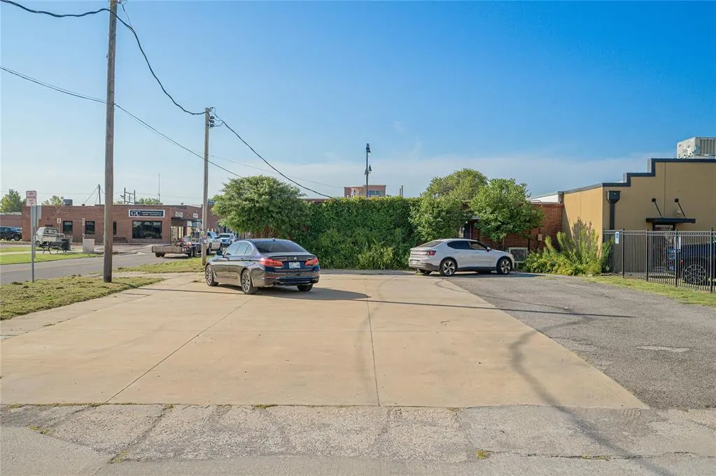 Photo 36 — 231 E Gray Street, Norman, OK 73069