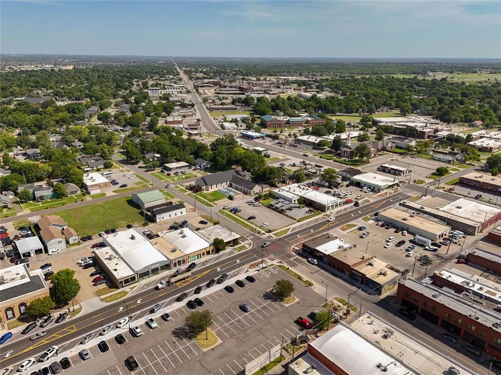 Photo 41 — 231 E Gray Street, Norman, OK 73069