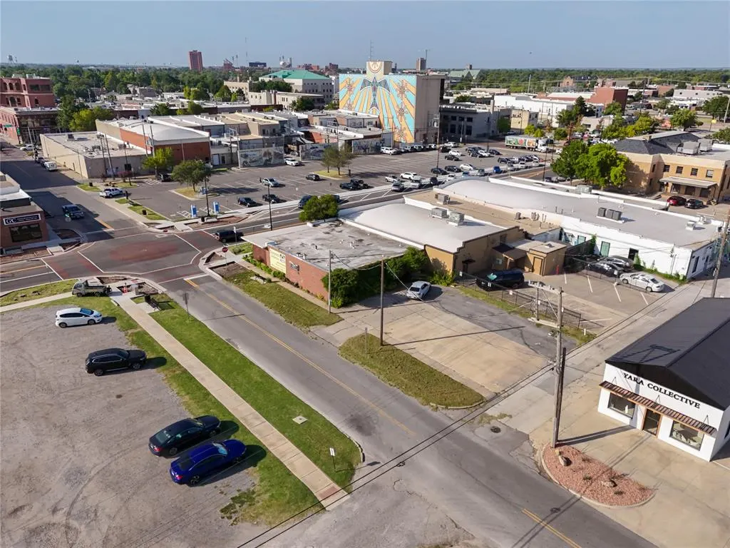 Photo 47 — 231 E Gray Street, Norman, OK 73069