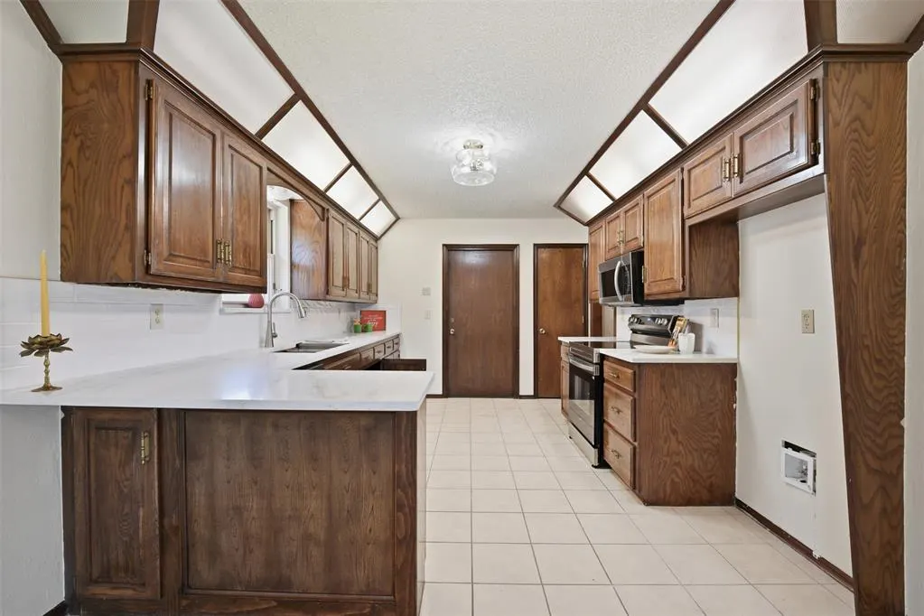 Photo 10 — 10141 S Land Avenue, Oklahoma City, OK 73159