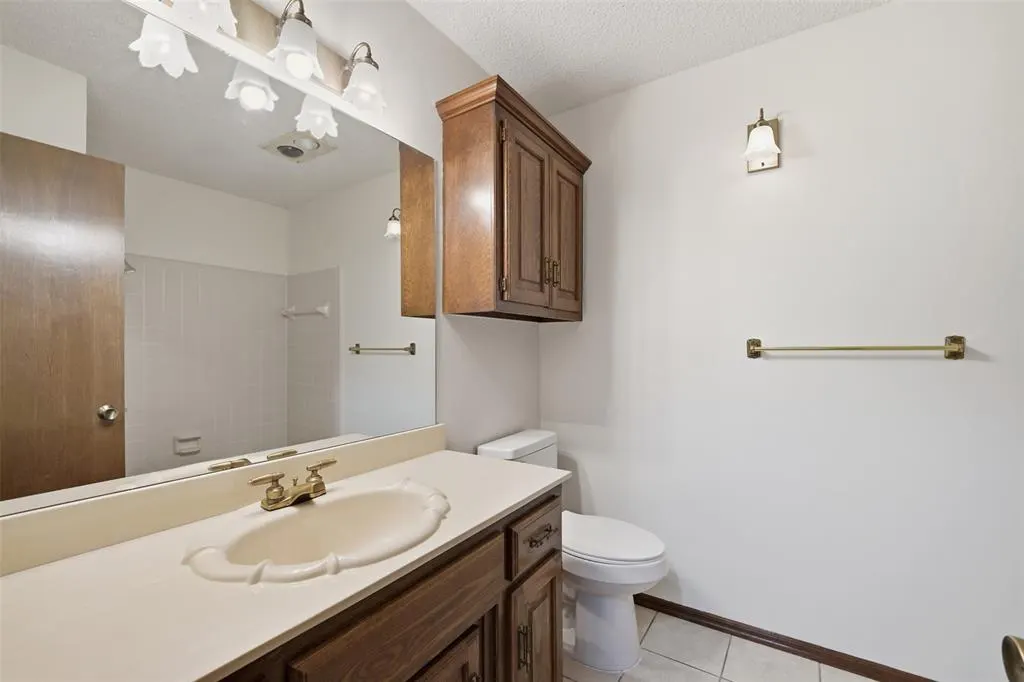 Photo 13 — 10141 S Land Avenue, Oklahoma City, OK 73159