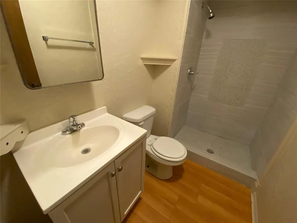 Photo 6 — 517 Peppertree Lane, Midwest City, OK 73110