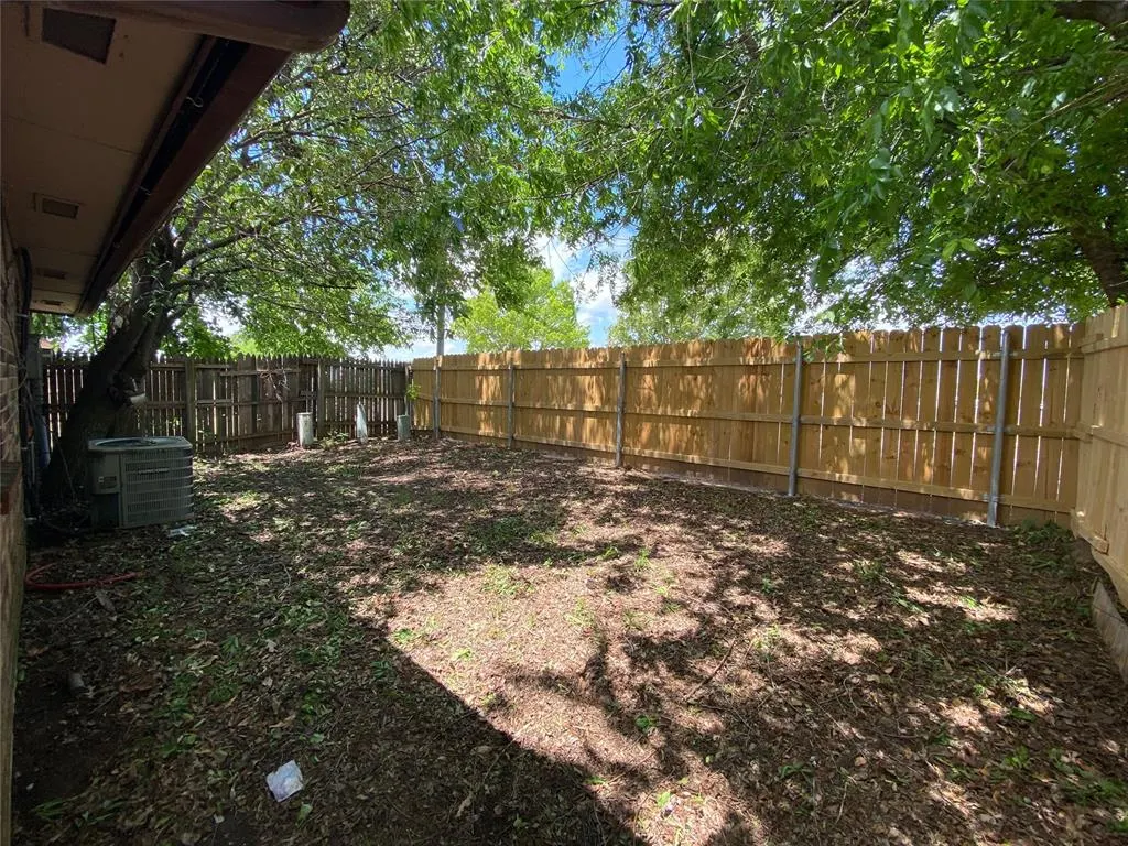 Photo 8 — 517 Peppertree Lane, Midwest City, OK 73110