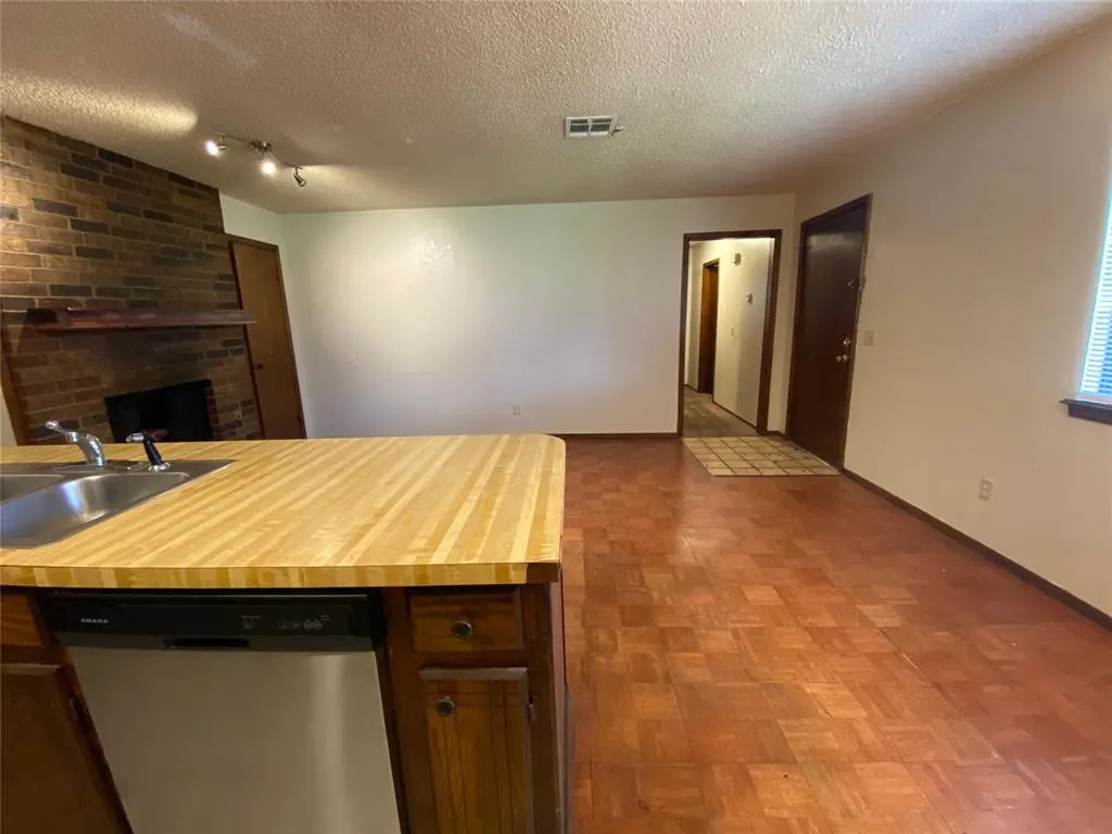 Photo 13 — 517 Peppertree Lane, Midwest City, OK 73110