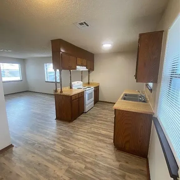 Photo 21 — 517 Peppertree Lane, Midwest City, OK 73110