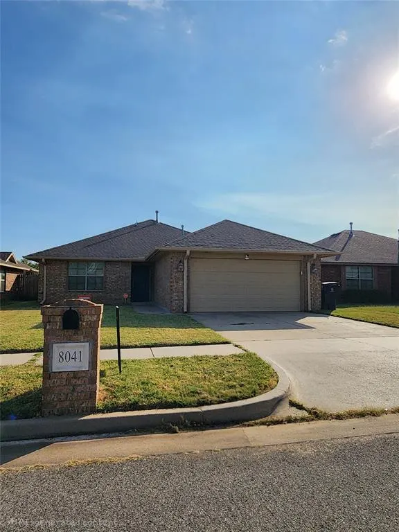 Photo 2 — 8041 Waters Edge Way, Oklahoma City, OK 73135