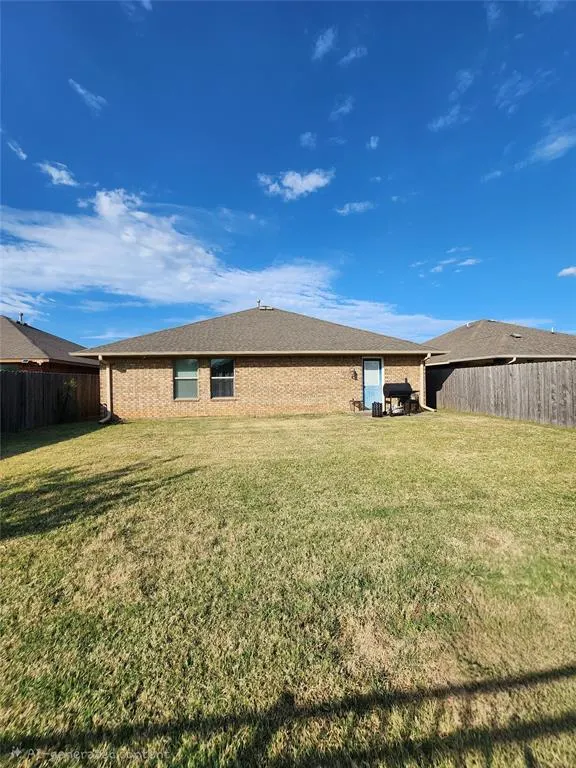 Photo 19 — 8041 Waters Edge Way, Oklahoma City, OK 73135