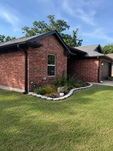 Photo 4 — 649 Franklin Street, Jones, OK 73049