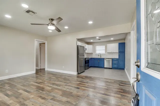 Photo 2 — 786 NW 1st Street, Moore, OK 73160