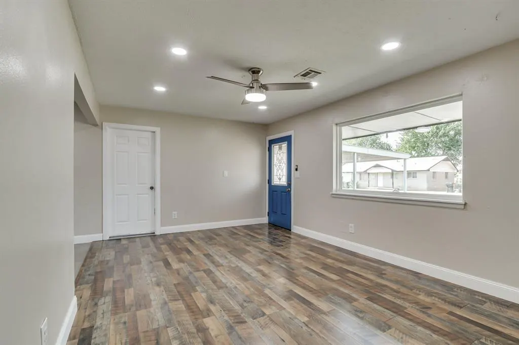 Photo 4 — 786 NW 1st Street, Moore, OK 73160