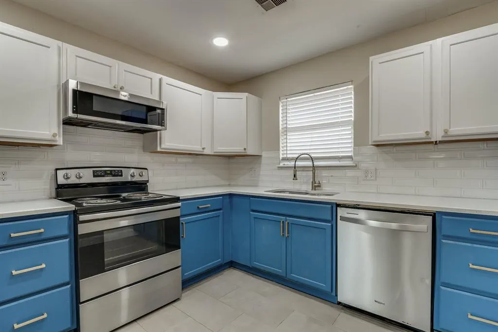Photo 9 — 786 NW 1st Street, Moore, OK 73160